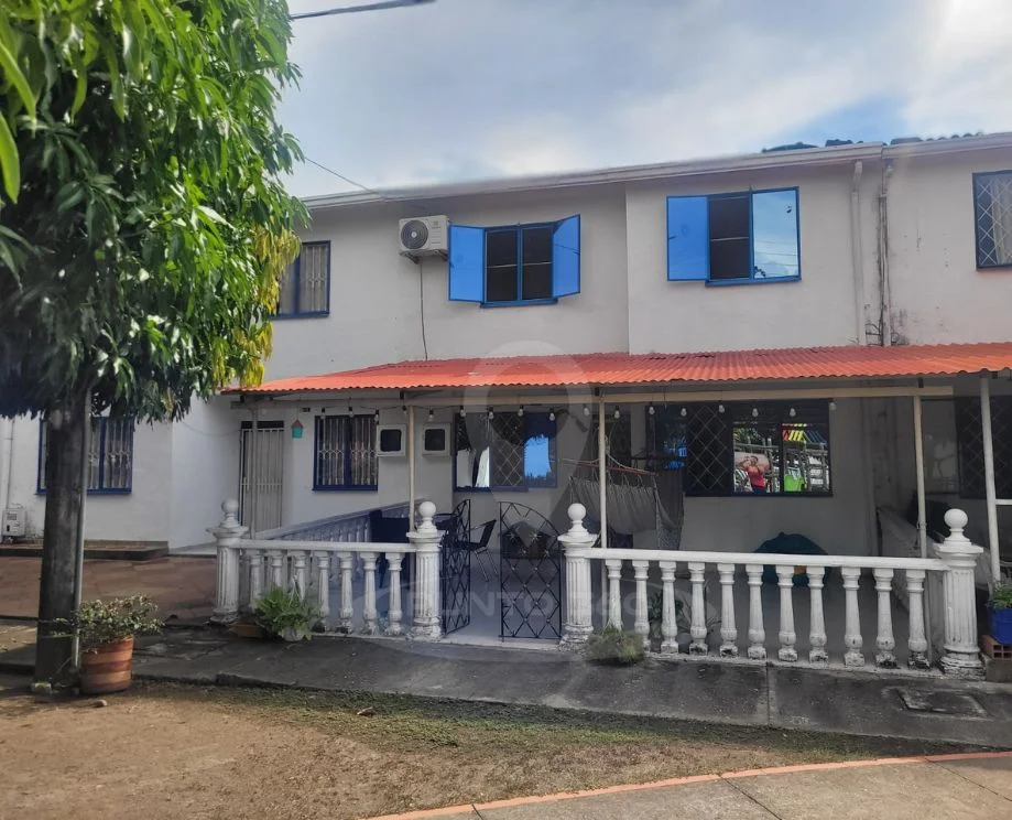 HERMOSA CASA VACACIONAL EN VENTA EN EL CONDOMINIO ARAGON 4 EN EL MUNICIPIO DE FLANDES - TOLIMA.