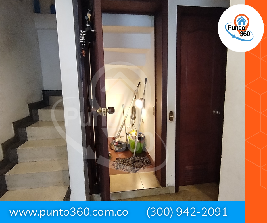 Espectacular Casa Esquinera en Venta Barrio La Esmeralda Bogotá