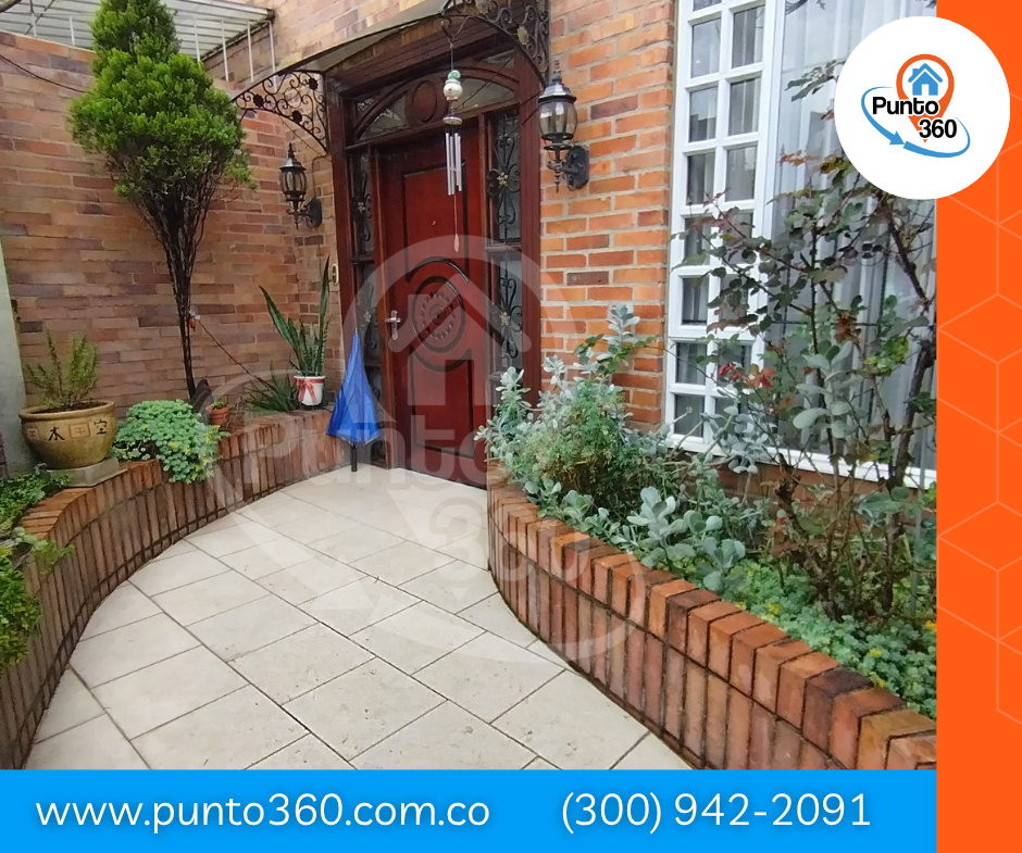 Espectacular Casa Esquinera en Venta Barrio La Esmeralda Bogotá