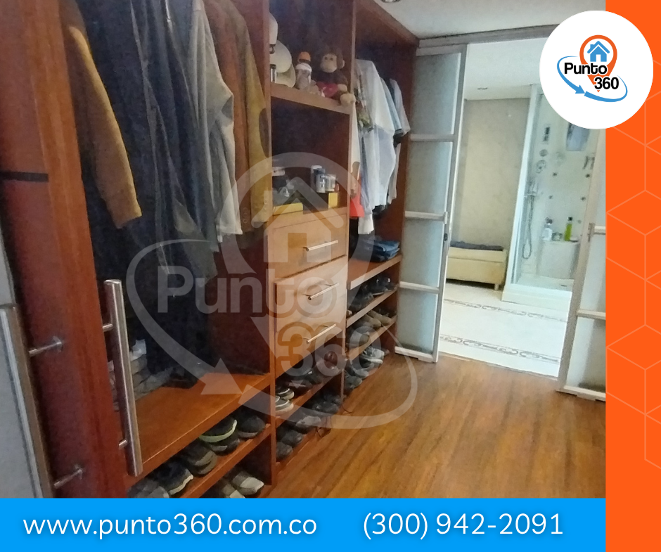 Espectacular Casa Esquinera en Venta Barrio La Esmeralda Bogotá